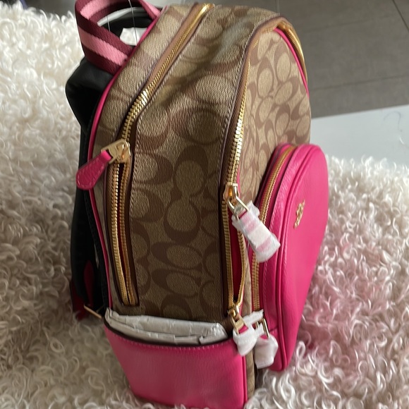 Coach Court Backpack In Signature Canvas - Picture 4 of 8